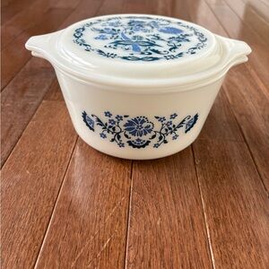 Vintage Pyrex milk glass Willow print 1 quart Casserole Dish